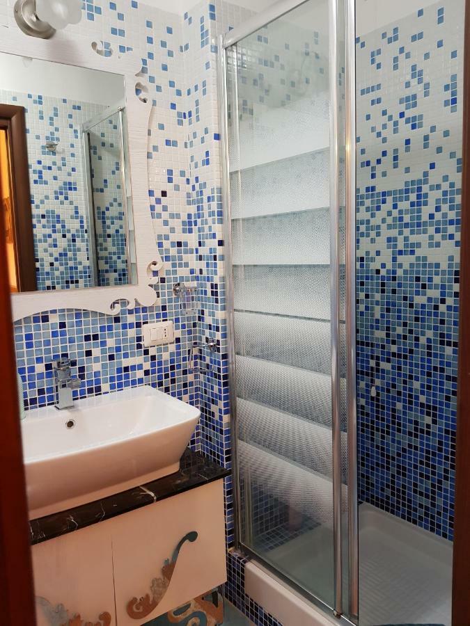 The Sun House Hotel Рим Екстериор снимка